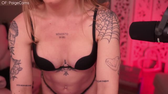 Gallery image thumbnail from Paige's myfreecams stream on, 01/08/2026, 04:41 image 7 of 20
