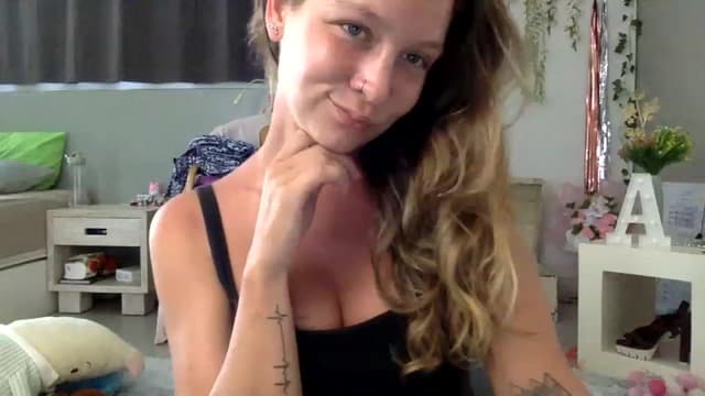 Gallery image thumbnail from Qi_ra's myfreecams stream on, 02/19/2023, 02:44 image 3 of 20