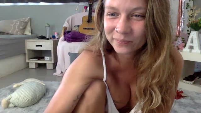 Gallery image thumbnail from Qi_ra's myfreecams stream on, 03/07/2023, 08:21 image 5 of 20
