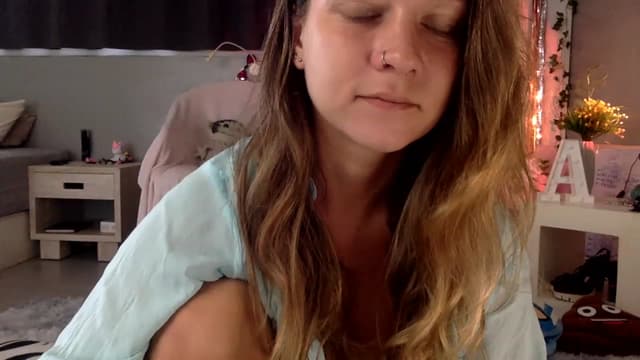 Gallery image thumbnail from Qi_ra's myfreecams stream on, 04/04/2023, 01:15 image 11 of 20