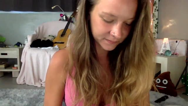 Gallery image thumbnail from Qi_ra's myfreecams stream on, 06/12/2023, 03:12 image 17 of 20
