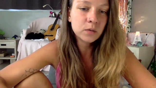 Gallery image thumbnail from Qi_ra's myfreecams stream on, 06/12/2023, 03:12 image 14 of 20