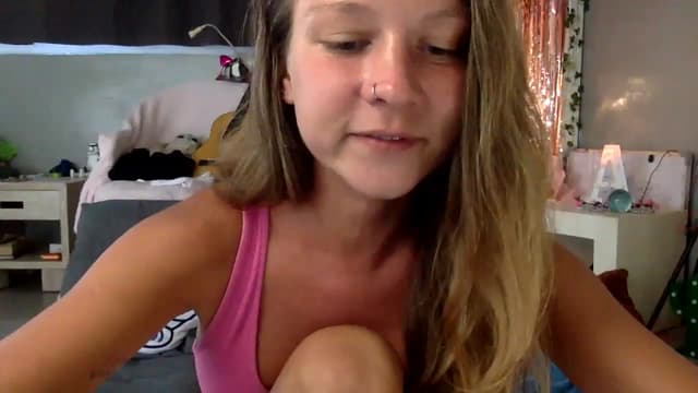 Gallery image thumbnail from Qi_ra's myfreecams stream on, 06/12/2023, 03:32 image 14 of 20