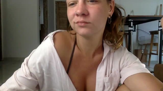 Gallery image thumbnail from Qi_ra's myfreecams stream on, 10/09/2023, 24:35 image 17 of 20