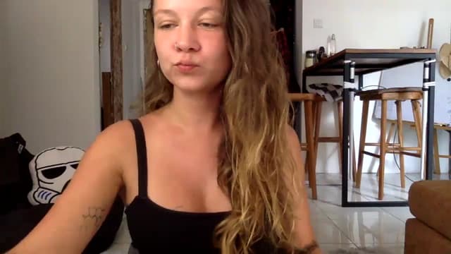 Gallery image thumbnail from Qi_ra's myfreecams stream on, 10/25/2023, 02:33 image 10 of 20