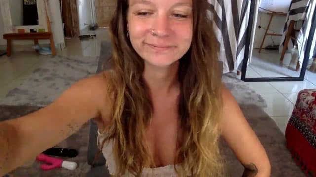 Gallery image thumbnail from Qi_ra's myfreecams stream on, 12/07/2023, 24:45 image 12 of 20