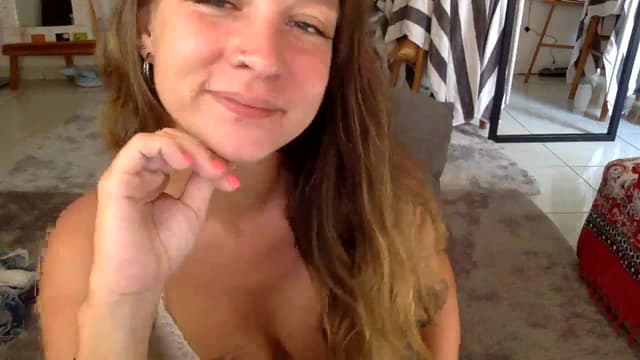 Gallery image thumbnail from Qi_ra's myfreecams stream on, 12/07/2023, 24:45 image 18 of 20