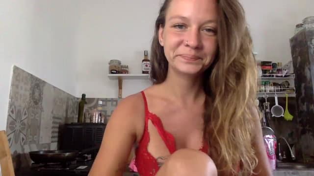 Gallery image thumbnail from Qi_ra's myfreecams stream on, 01/27/2024, 24:01 image 3 of 20