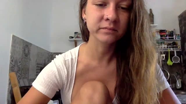 Gallery image thumbnail from Qi_ra's myfreecams stream on, 03/22/2024, 24:45 image 18 of 20