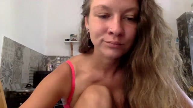 Gallery image thumbnail from Qi_ra's myfreecams stream on, 03/25/2024, 02:36 image 11 of 20