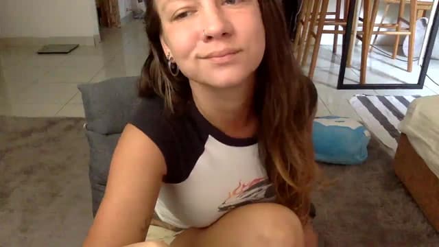 Gallery image thumbnail from Qi_ra's myfreecams stream on, 04/09/2024, 24:25 image 16 of 20
