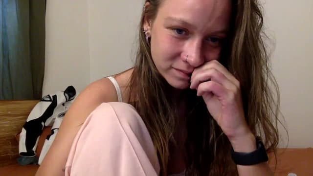 Gallery image thumbnail from Qi_ra's myfreecams stream on, 05/27/2024, 24:25 image 8 of 20