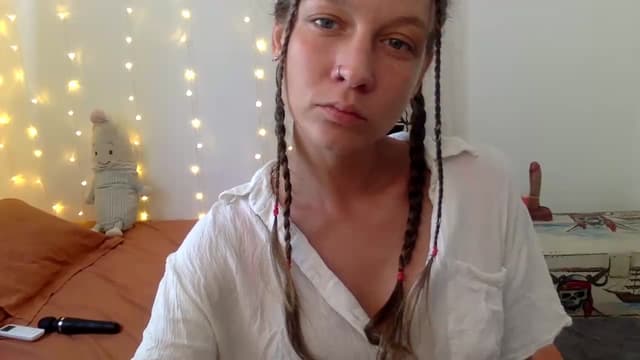 Gallery image thumbnail from Qi_ra's myfreecams stream on, 10/11/2024, 07:17 image 12 of 20