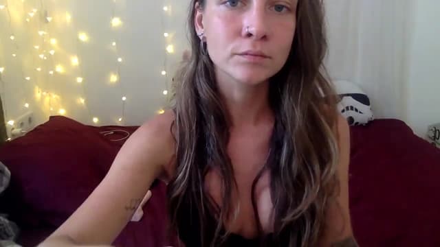 Gallery image thumbnail from Qi_ra's myfreecams stream on, 10/26/2024, 07:57 image 9 of 20
