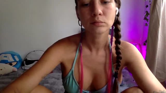 Gallery image thumbnail from Qi_ra's myfreecams stream on, 02/01/2025, 10:09 image 18 of 20