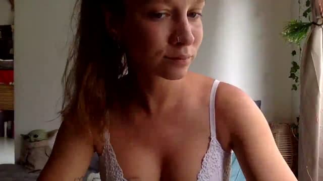 Gallery image thumbnail from Qi_ra's myfreecams stream on, 03/17/2025, 01:33 image 8 of 20