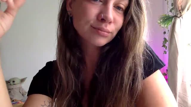 Gallery image thumbnail from Qi_ra's myfreecams stream on, 03/18/2025, 24:31 image 9 of 20