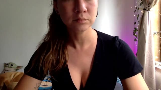 Gallery image thumbnail from Qi_ra's myfreecams stream on, 03/31/2025, 01:00 image 20 of 20