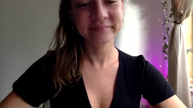 Gallery image thumbnail from Qi_ra's myfreecams stream on, 04/07/2025, 23:38 image 16 of 20