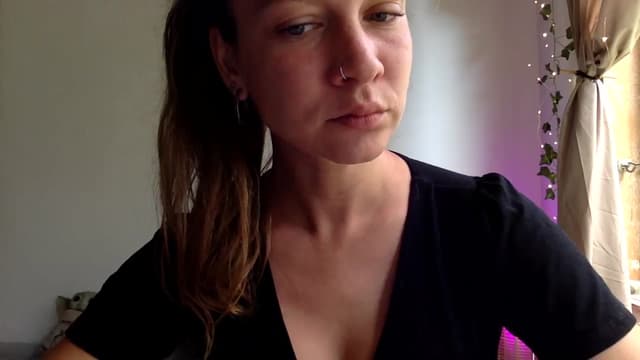 Gallery image thumbnail from Qi_ra's myfreecams stream on, 04/07/2025, 23:38 image 19 of 20