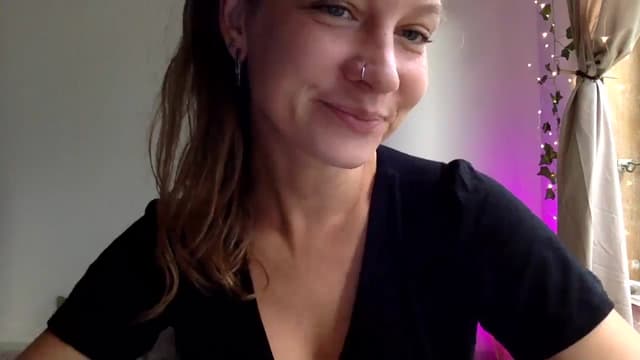 Gallery image thumbnail from Qi_ra's myfreecams stream on, 04/07/2025, 23:38 image 12 of 20