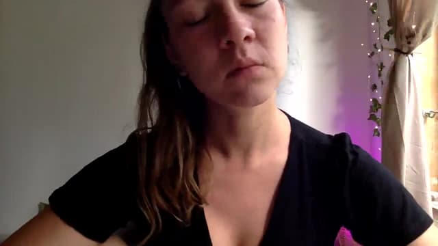 Gallery image thumbnail from Qi_ra's myfreecams stream on, 04/07/2025, 23:38 image 17 of 20