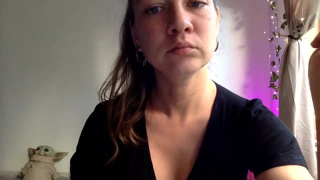 Gallery image thumbnail from Qi_ra's myfreecams stream on, 04/07/2025, 23:38 image 8 of 20