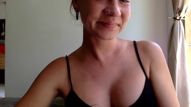 Gallery image thumbnail from Qi_ra's myfreecams stream on, 04/11/2025, 04:11 image 13 of 20
