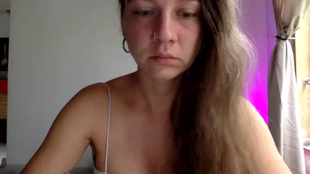 Gallery image thumbnail from Qi_ra's myfreecams stream on, 04/14/2025, 24:21 image 2 of 20