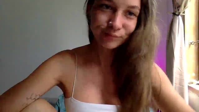 Gallery image thumbnail from Qi_ra's myfreecams stream on, 04/14/2025, 04:12 image 10 of 20
