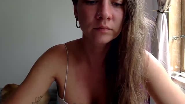 Gallery image thumbnail from Qi_ra's myfreecams stream on, 04/14/2025, 05:28 image 4 of 20