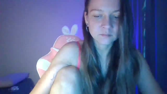 Gallery image thumbnail from Qi_ra's myfreecams stream on, 04/27/2025, 10:57 image 11 of 20