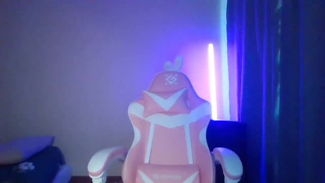 Gallery image thumbnail from Qi_ra's myfreecams stream on, 04/27/2025, 10:57 image 15 of 20