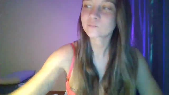 Gallery image thumbnail from Qi_ra's myfreecams stream on, 04/27/2025, 11:26 image 3 of 20