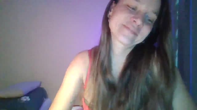 Gallery image thumbnail from Qi_ra's myfreecams stream on, 04/27/2025, 11:26 image 2 of 20