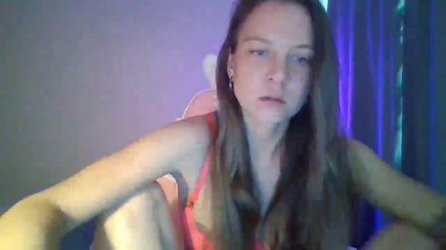 Gallery image thumbnail from Qi_ra's myfreecams stream on, 04/27/2025, 11:54 image 10 of 20