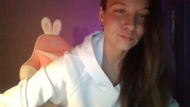 Gallery image thumbnail from Qi_ra's myfreecams stream on, 04/27/2025, 14:37 image 4 of 20
