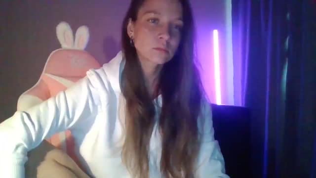 Gallery image thumbnail from Qi_ra's myfreecams stream on, 04/27/2025, 15:02 image 16 of 20