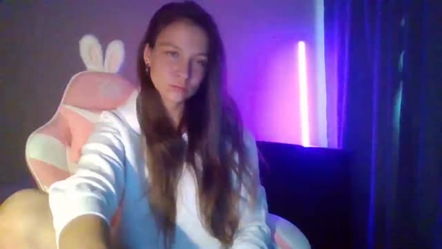 Gallery image thumbnail from Qi_ra's myfreecams stream on, 04/27/2025, 15:02 image 17 of 20