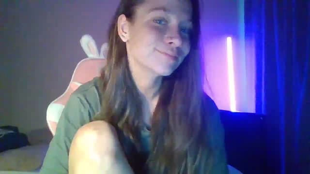 Gallery image thumbnail from Qi_ra's myfreecams stream on, 04/28/2025, 06:21 image 9 of 20