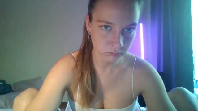 Gallery image thumbnail from Qi_ra's myfreecams stream on, 04/28/2025, 07:54 image 17 of 20