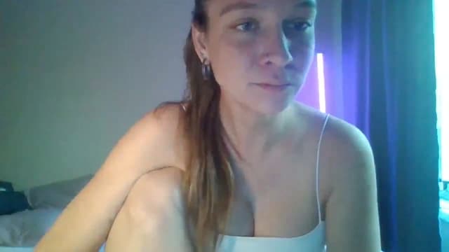Gallery image thumbnail from Qi_ra's myfreecams stream on, 04/28/2025, 07:54 image 9 of 20