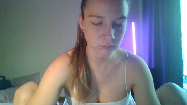 Gallery image thumbnail from Qi_ra's myfreecams stream on, 04/28/2025, 07:54 image 16 of 20