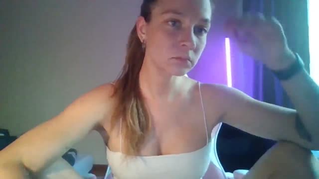 Gallery image thumbnail from Qi_ra's myfreecams stream on, 04/28/2025, 07:54 image 19 of 20