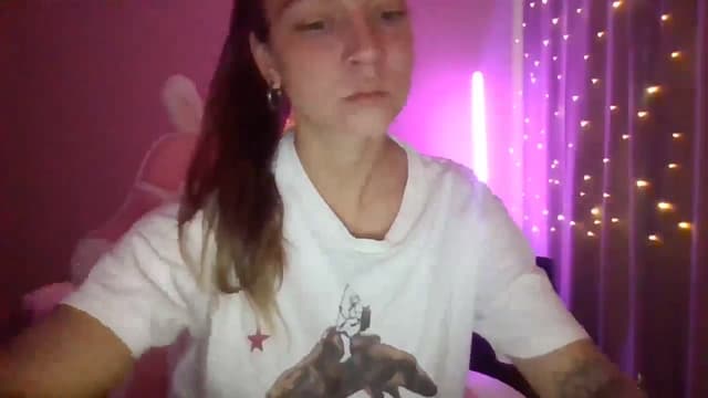 Gallery image thumbnail from Qi_ra's myfreecams stream on, 04/29/2025, 07:35 image 6 of 20