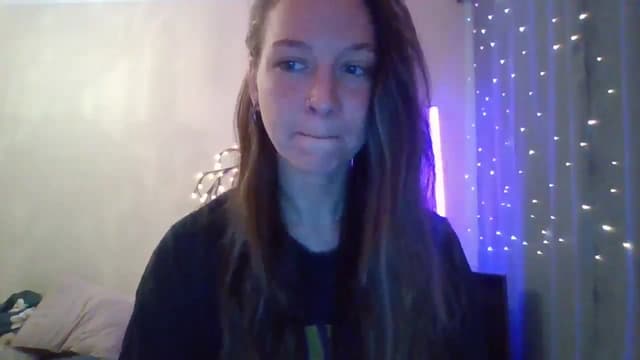Gallery image thumbnail from Qi_ra's myfreecams stream on, 04/30/2025, 06:59 image 8 of 20