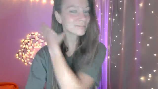 Gallery image thumbnail from Qi_ra's myfreecams stream on, 05/03/2025, 07:46 image 3 of 20