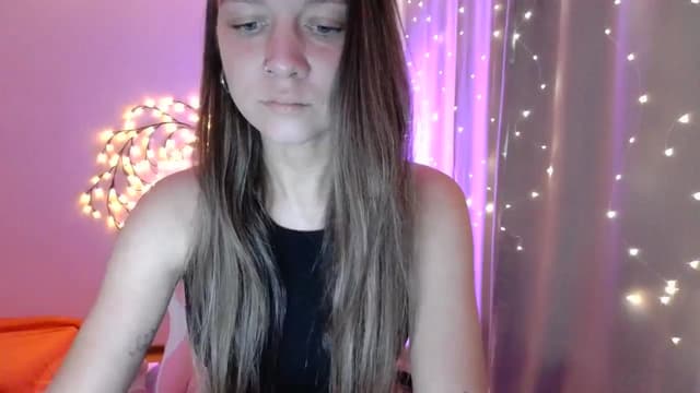 Gallery image thumbnail from Qi_ra's myfreecams stream on, 05/03/2025, 11:15 image 10 of 20