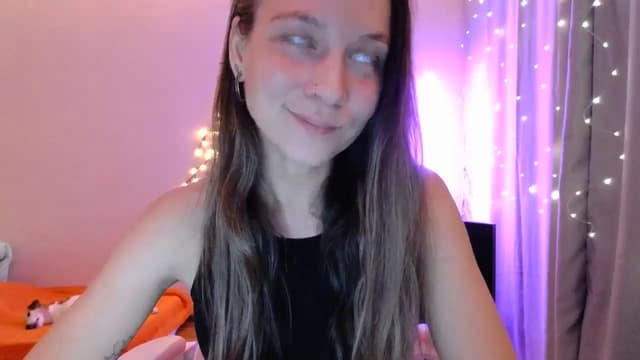 Gallery image thumbnail from Qi_ra's myfreecams stream on, 05/03/2025, 19:05 image 3 of 20
