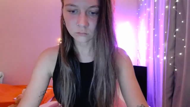 Gallery image thumbnail from Qi_ra's myfreecams stream on, 05/03/2025, 19:05 image 15 of 20